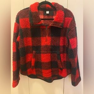 Old Navy red and black Buffalo plaid quarter zip Sherpa. Size Medium